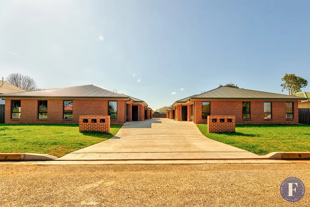 Cootamundra 12ห้องนอน Six High Quality Units - One Title - Immediate Income