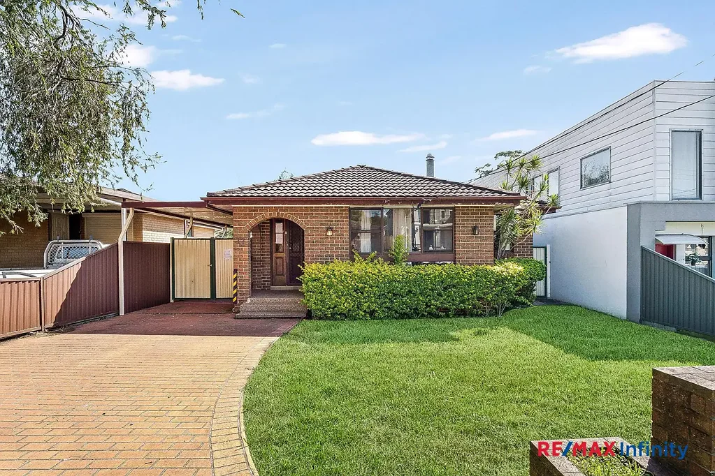 Merrylands West 3બેડરૂમ Great Opportunity For Rebuild