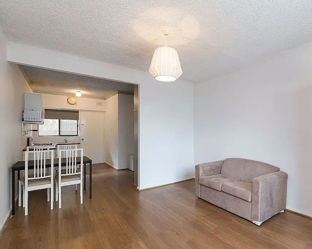 Coastal Convenience in the Heart of Hove