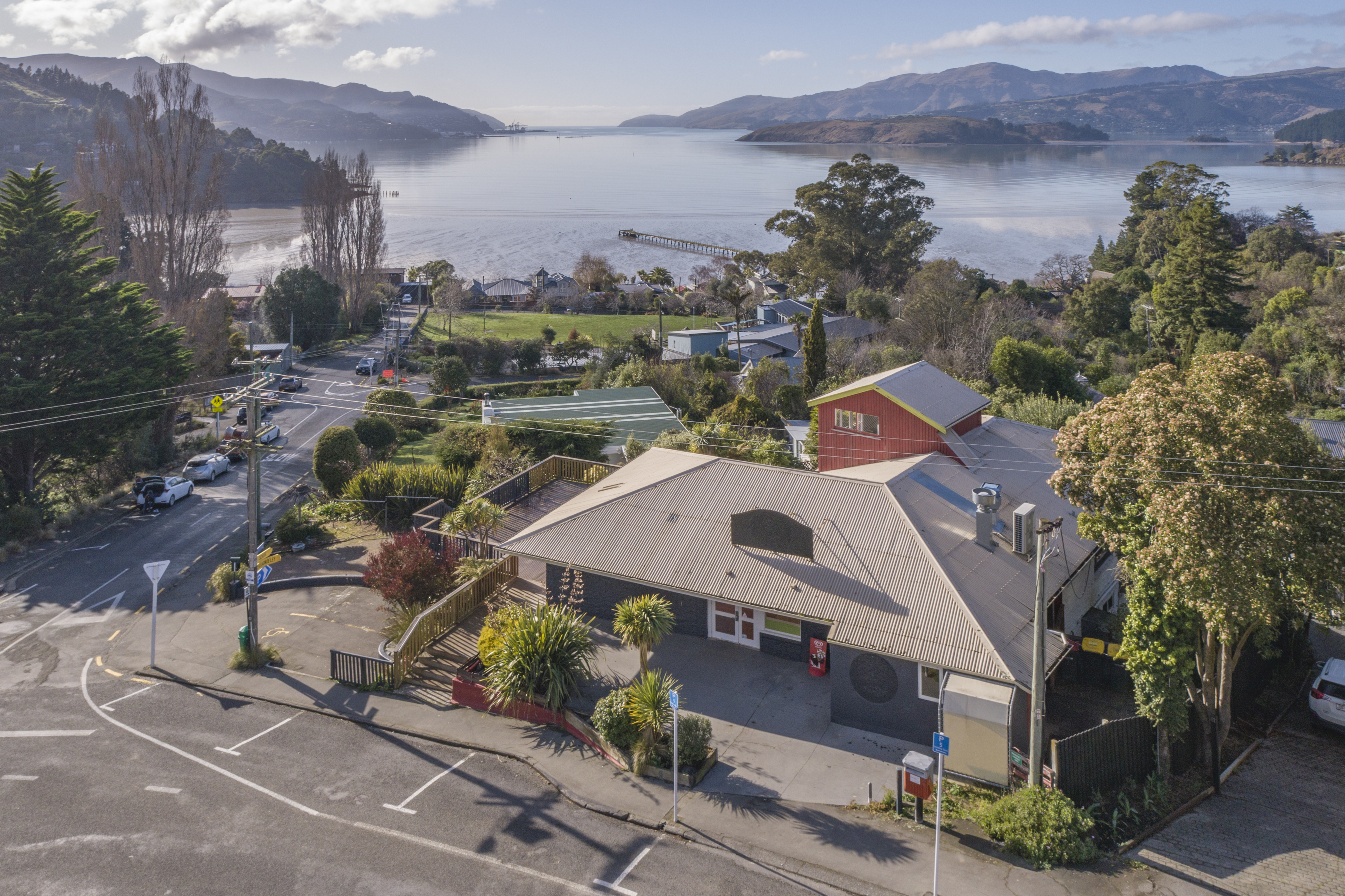 Commercial Banks Peninsula