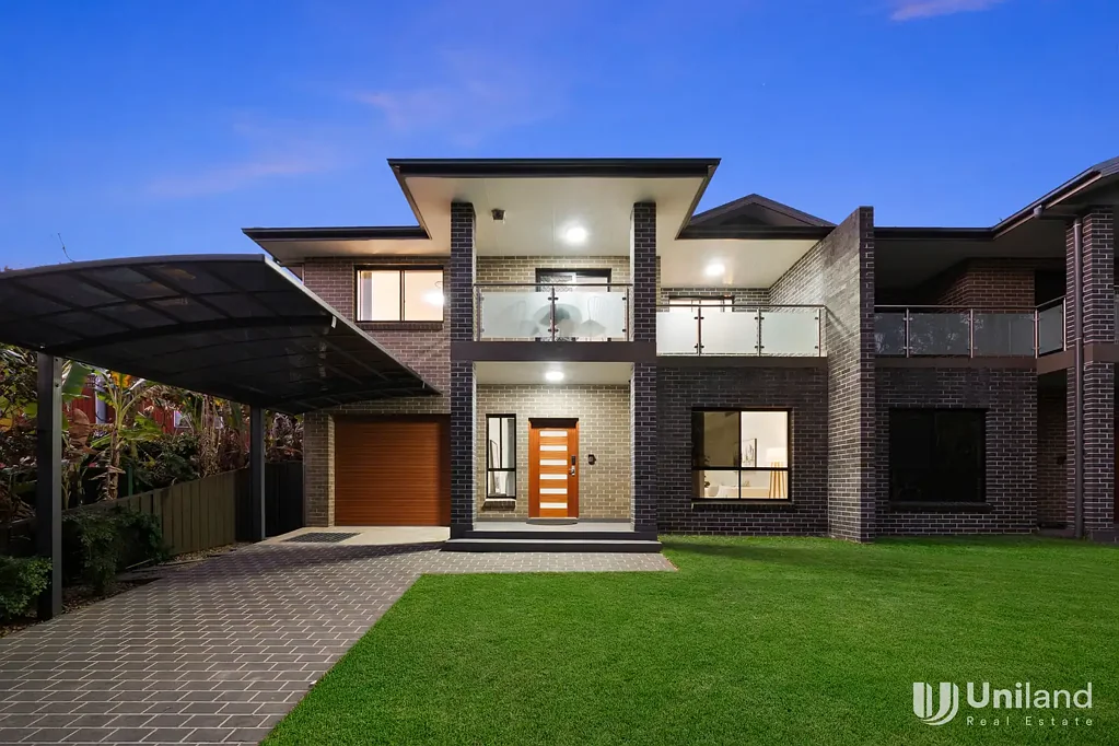 Telopea 5房 Carlingford West 学区内的现代全砖家庭住宅 Contemporary Full Brick Family Home in Carlingford West Catchment