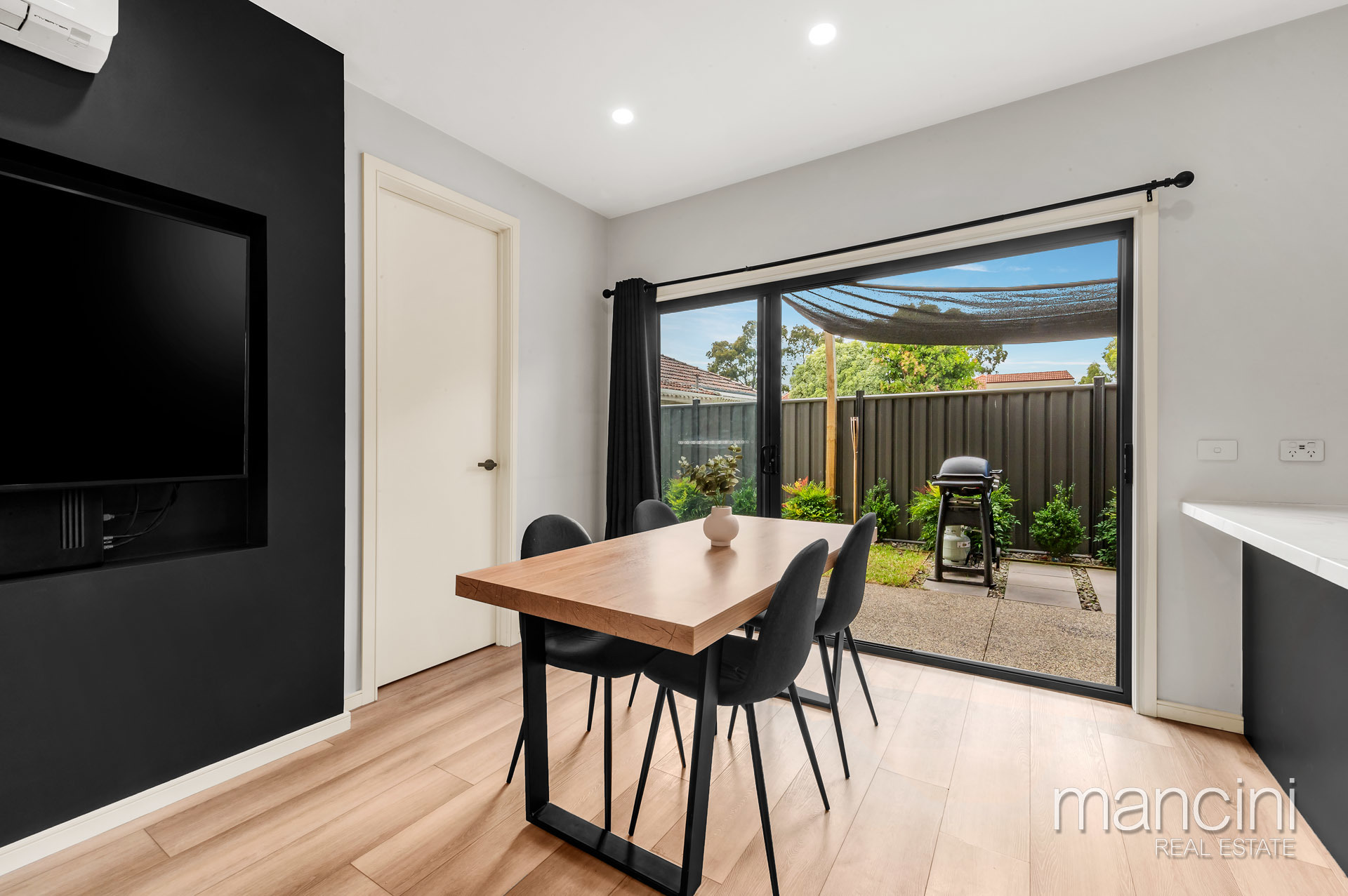 UNIT 2 22 CONIFER AV, BROOKLYN VIC 3012, 0 Kuwarto, 0 Banyo, Townhouse