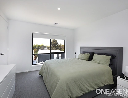 1 O'Neil Street, Sydenham, VIC 3037, 3房, 2浴, 城市屋