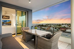 32/70 Bay Terrace, Wynnum