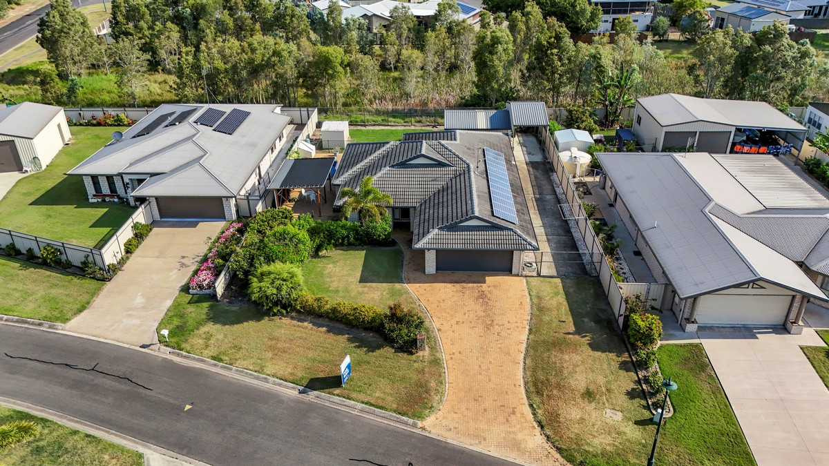 4 COLES CT, TOOGOOM QLD 4655, 0 rūma, 0 rūma horoi, House