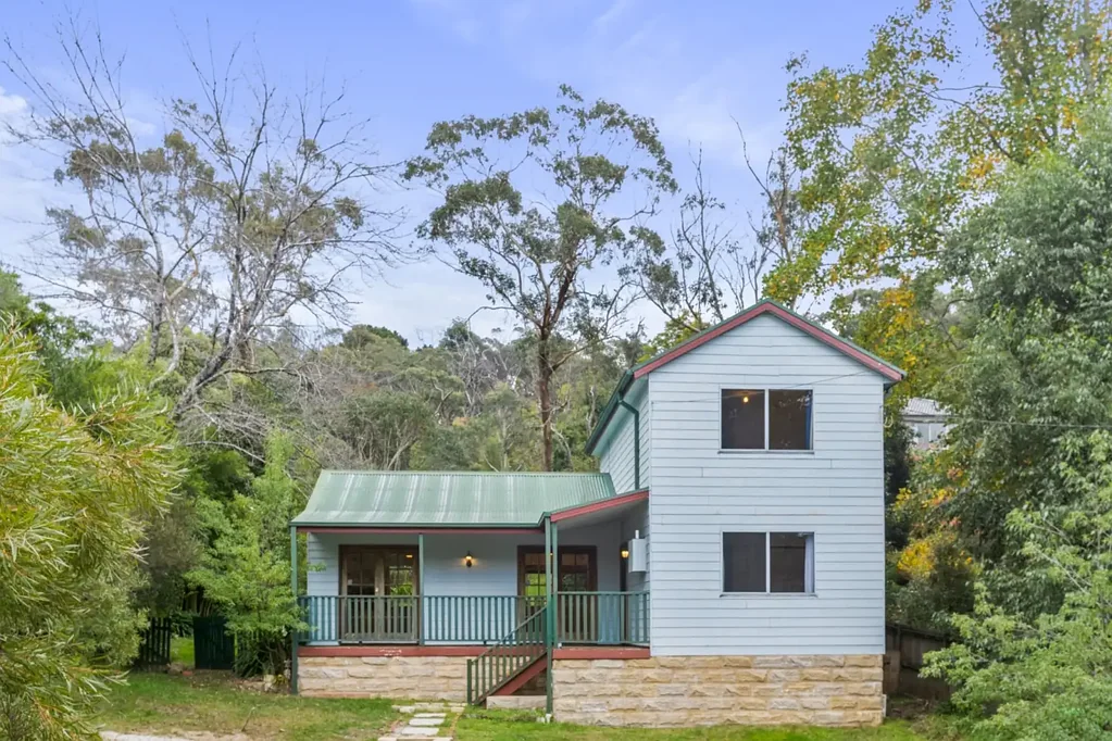 Wentworth Falls 4Phòng ngủ Charming Family Home in a Premier South-Side Location