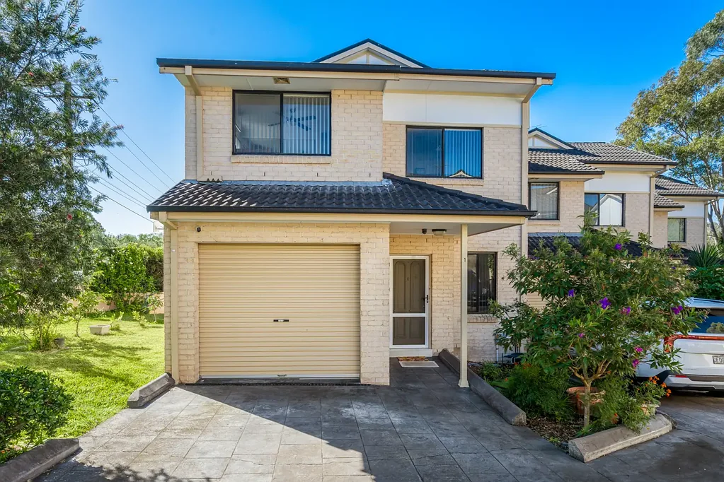 Toongabbie 3房  Stylish, Spacious & Exceptionally Located