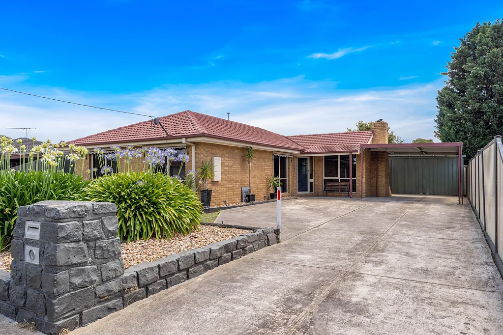33 Farnborough Avenue, Craigieburn, VIC 3064