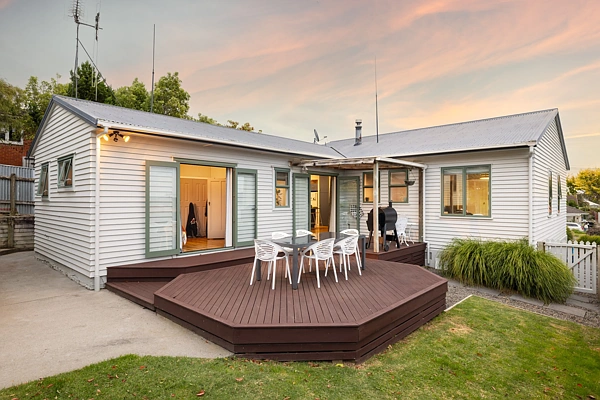 Te Awamutu 4房  Renovated bungalow, exceptional outdoor living