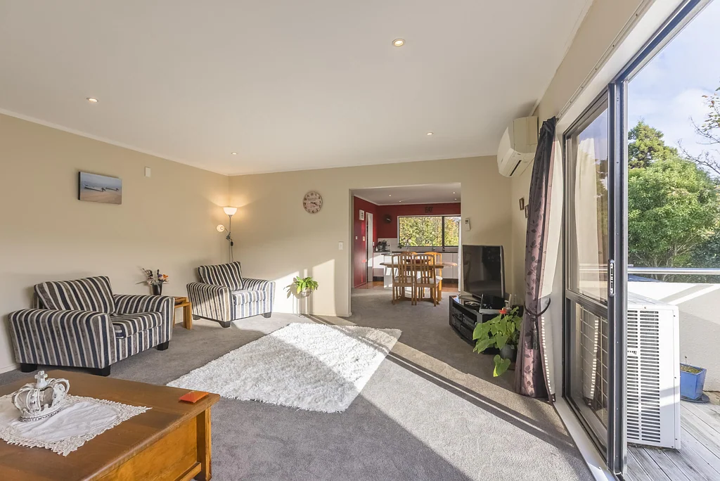 Tawa 3房  Motivated Vendor - Large 250sqm Townhouse