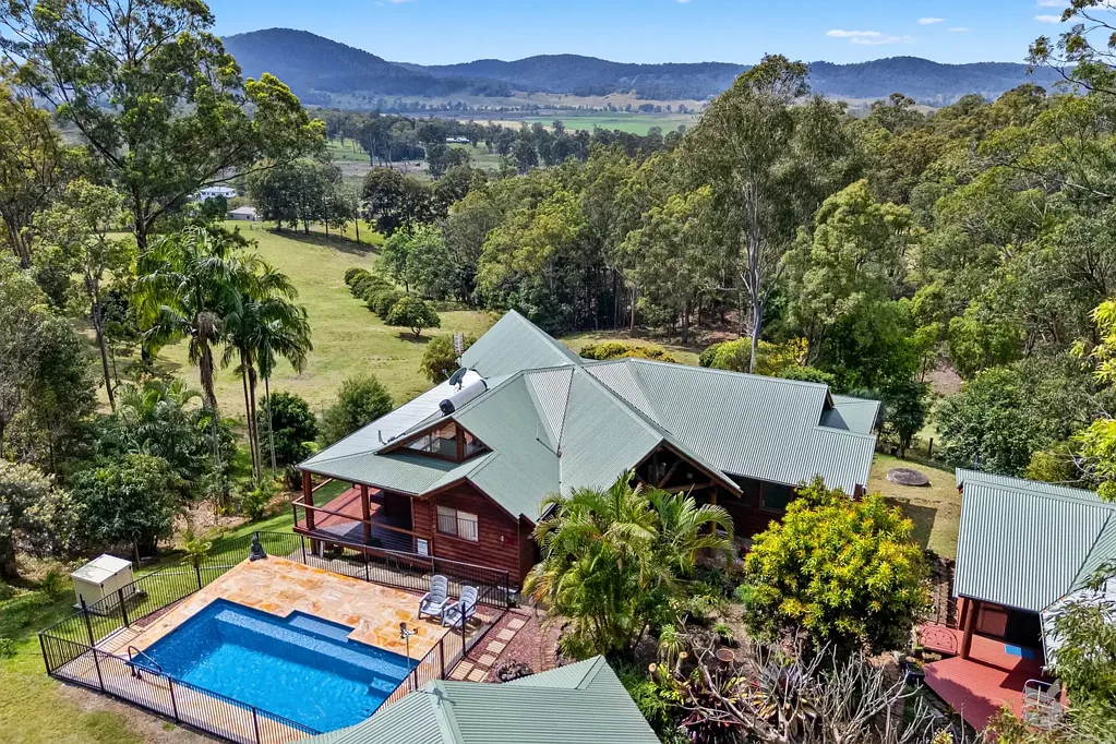 Naughtons Gap Architectural Country Living Across 25 Picturesque Acres