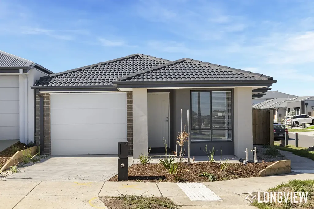 Modern Family Living in a Convenient Donnybrook Location