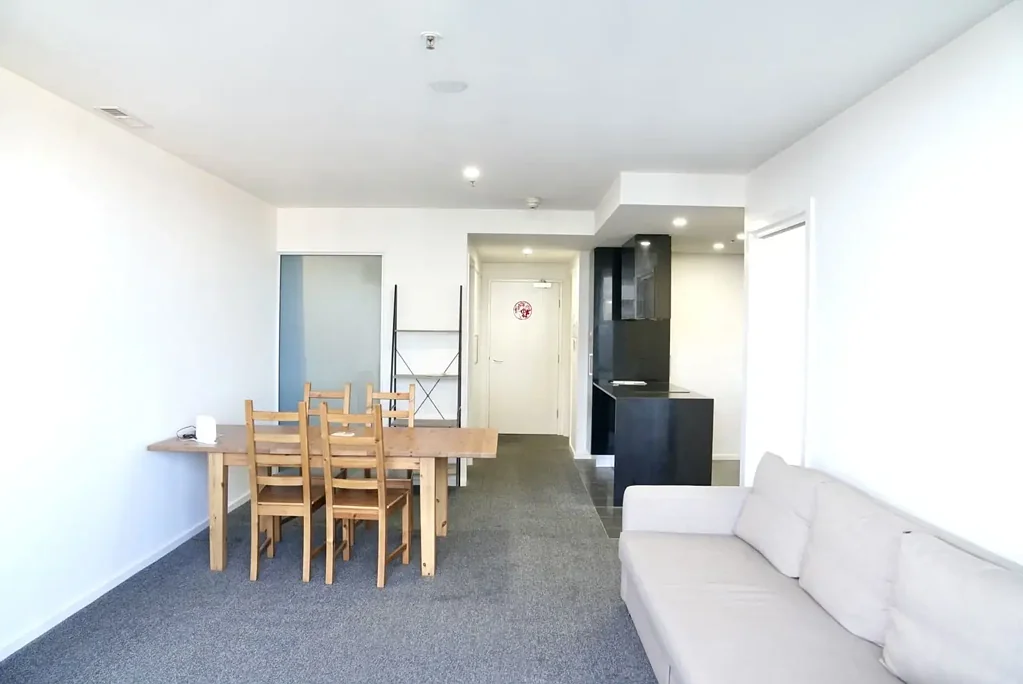 Modern Furnished 2-Bedroom Apartment with Stunning Views