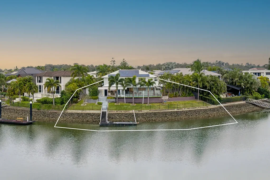 Helensvale 6部屋 Fully Rebuilt Waterfront Masterpiece on 1,130m² with 45m Water Frontage