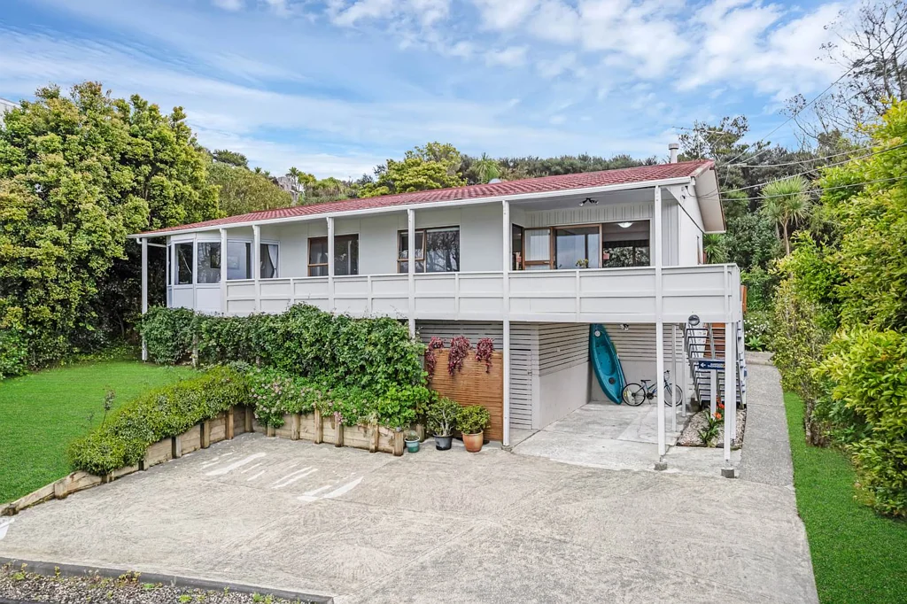 Manly 3Moenga Sun-Soaked Coastal Living - Breathtaking Sea Views