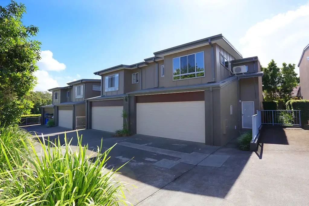 Coombabah 3房  SOLD by Mason Niari