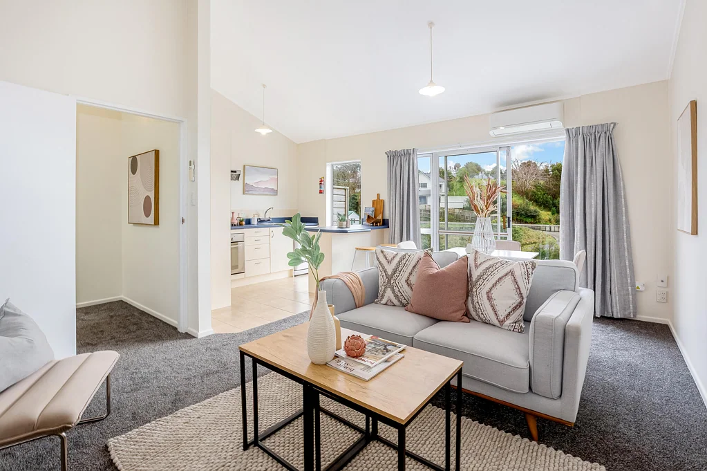 Tawa 2房  RENOVATED, READY & PERFECTLY POSITIONED