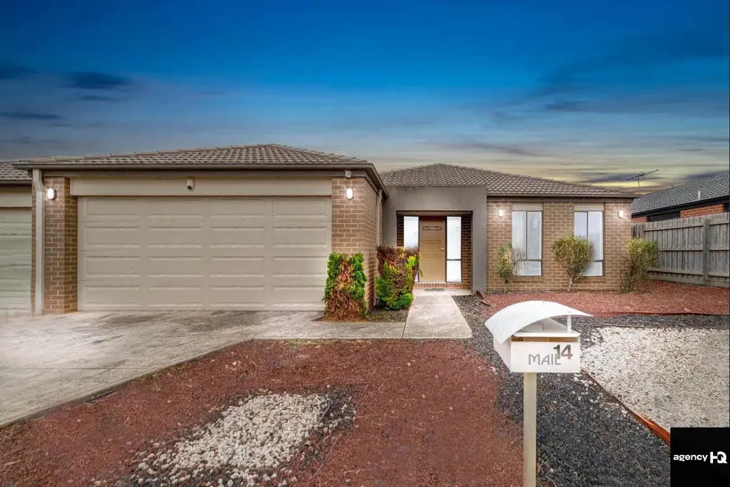 Stylish and Spacious Family Home in Truganina