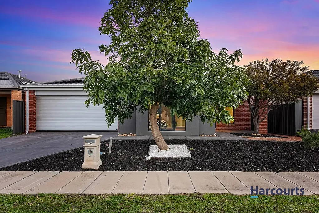 Four Bedrooms plus study in Tarneit!!!