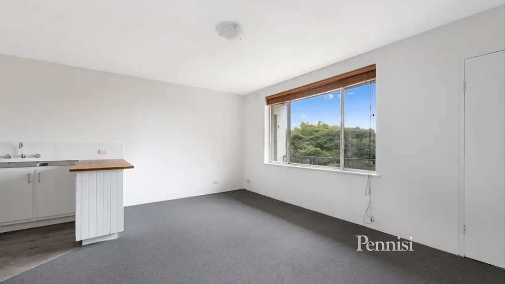 FOR LEASE BY PENNISI