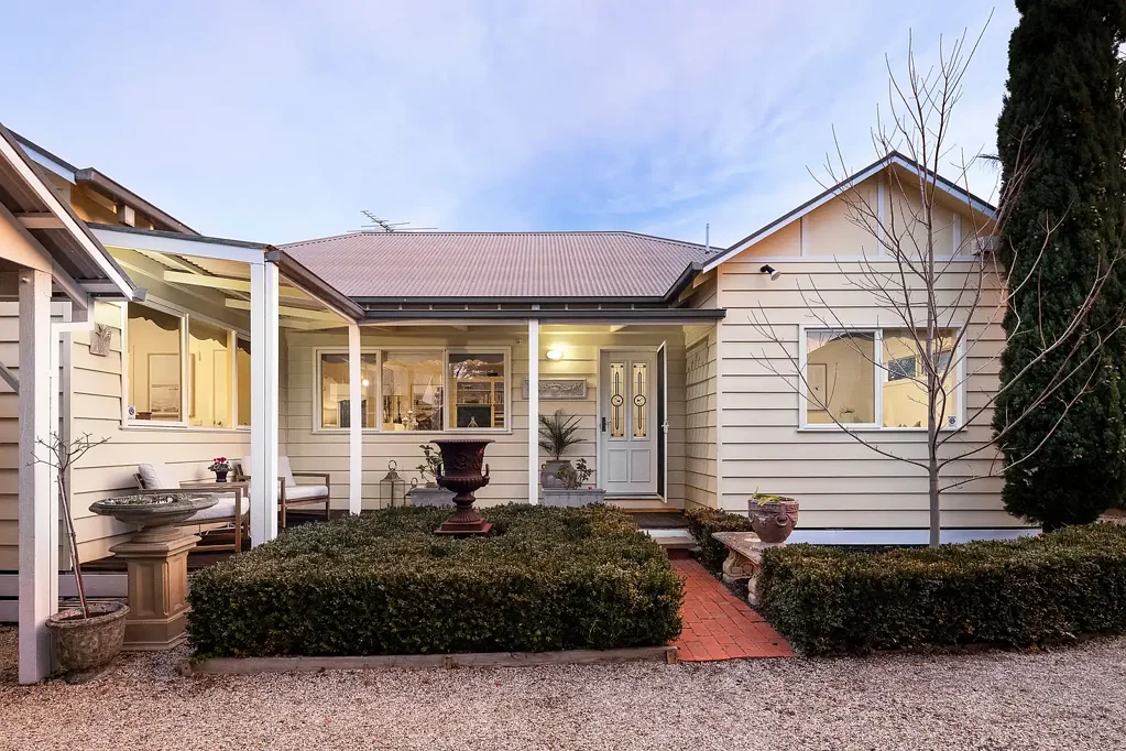 Frankston 3ห้องนอน Embrace seaside serenity in timeless elegance