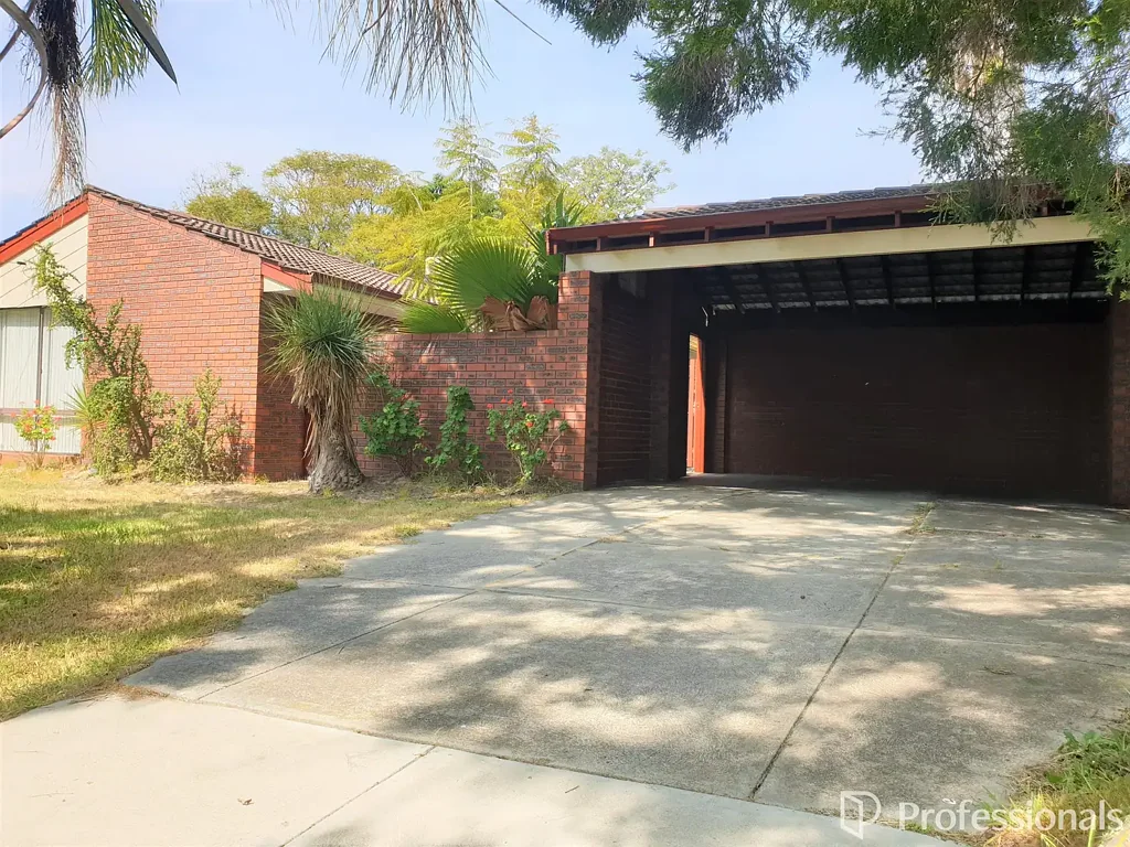 Large backyard & 2 toilets