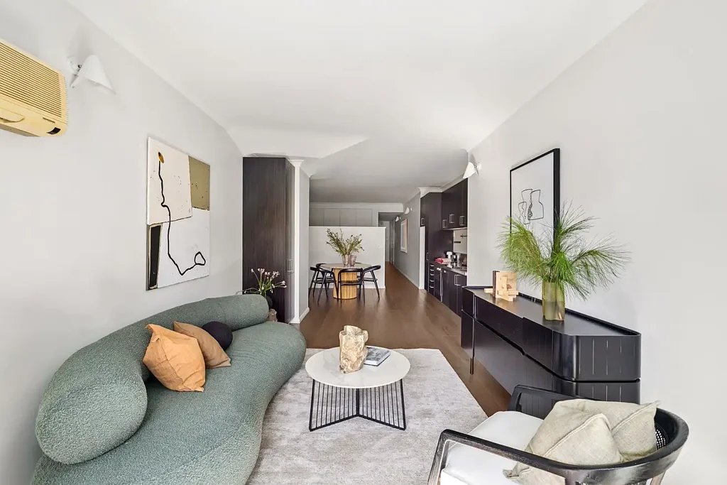 Redfern 1房 安保大楼低维护 锁门即走度假村设施 开放式设计绿景 市中心便利 步行交通便捷 Streamlined apartment in resort-style building / 5 mins to train or metro