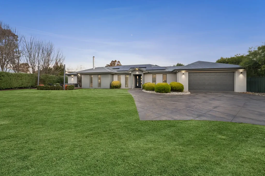 Mansfield 4 Bedroom Private, peaceful and so convenient!