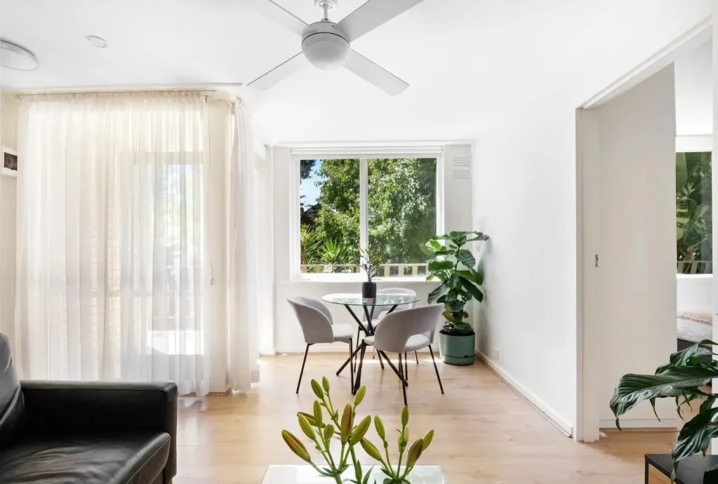 Bright and Stylish Apartment in Prahran