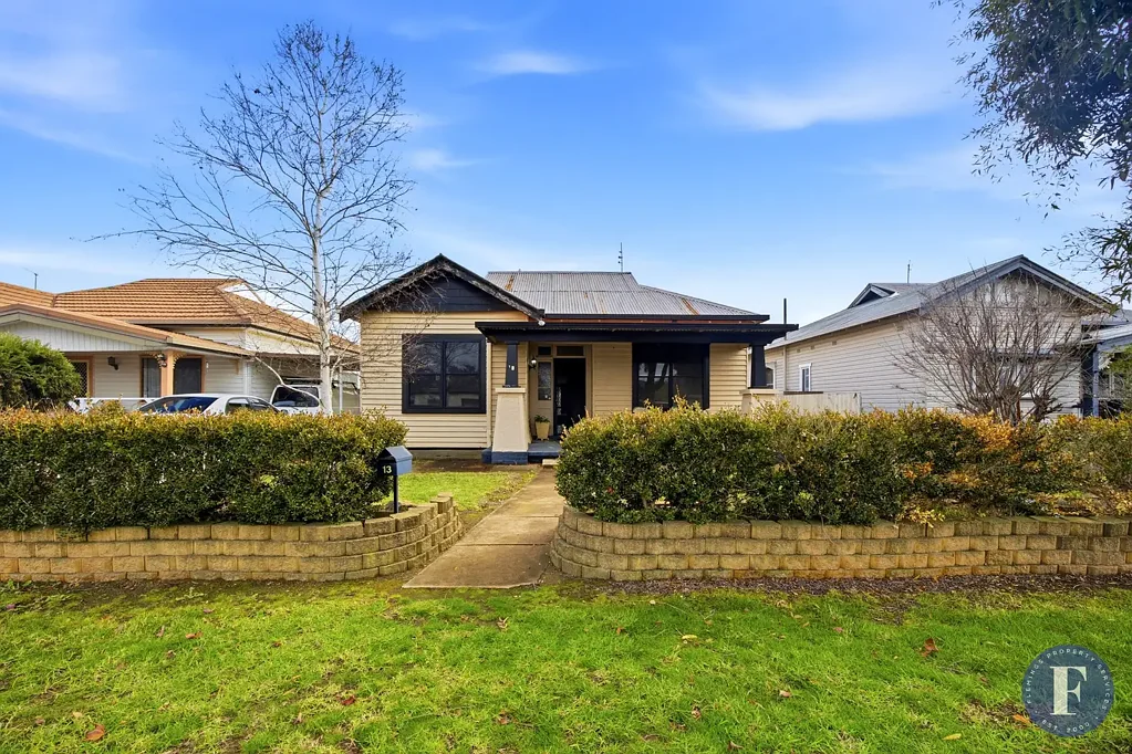 Cootamundra 3침실 Practical Living In a Central Location