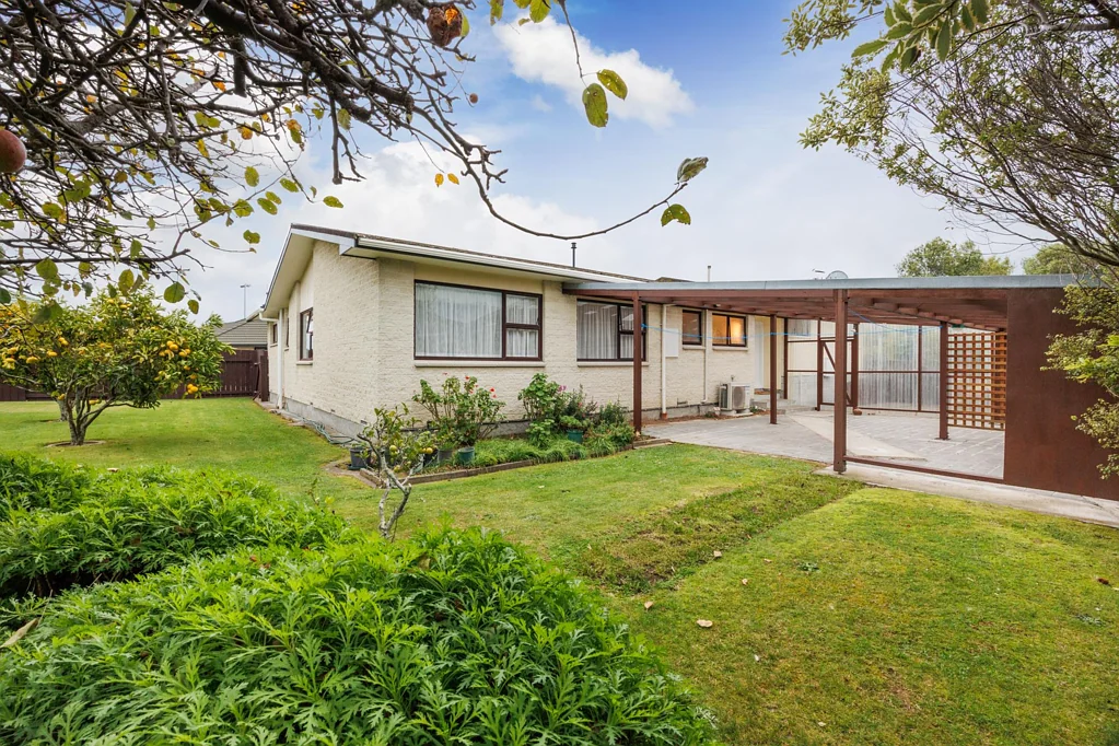 Milson 4房  Brick Family Home, 220m² of Exciting Potential!