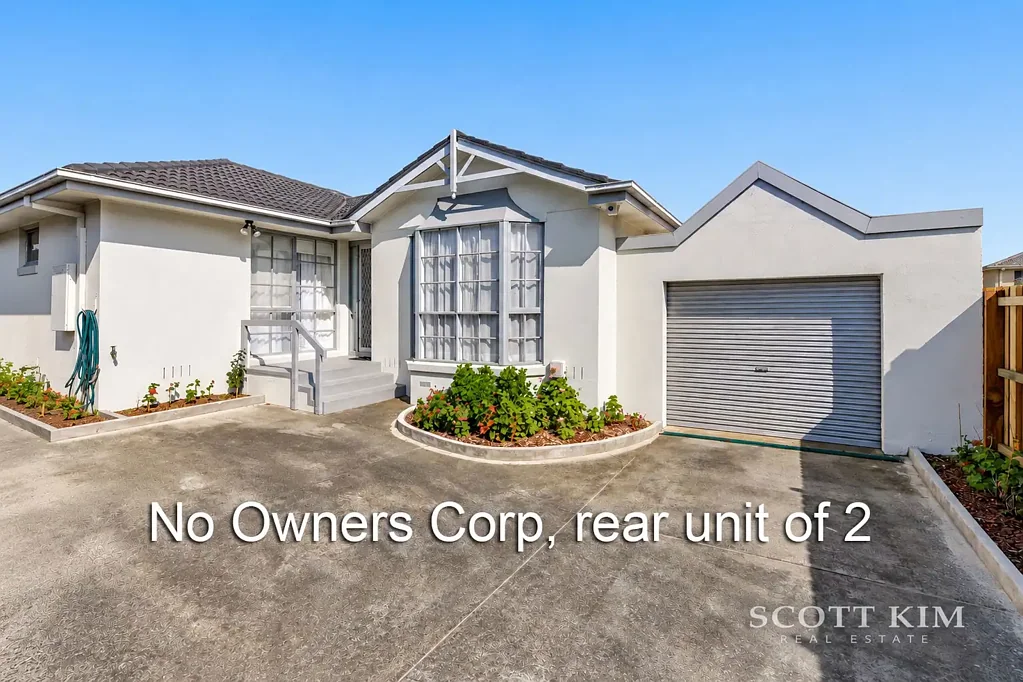 Glen Waverley 3Zimmer Single Level Light-Filled Family Living on a Generous 331sqm - NO Owners Corp