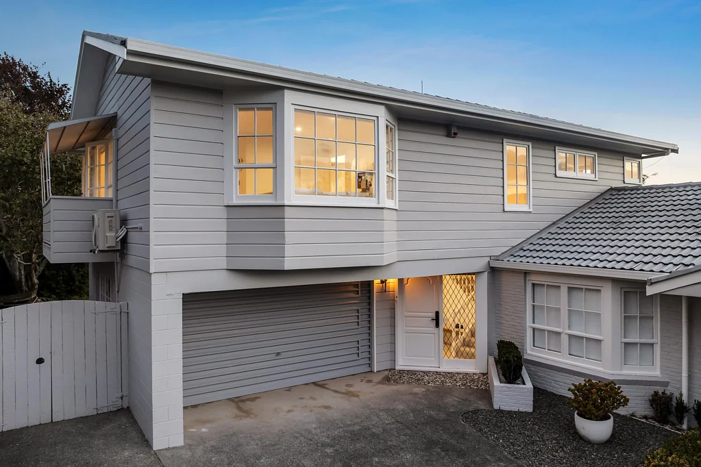 Takapuna 3部屋 Charming & Modern | Massive Backyard