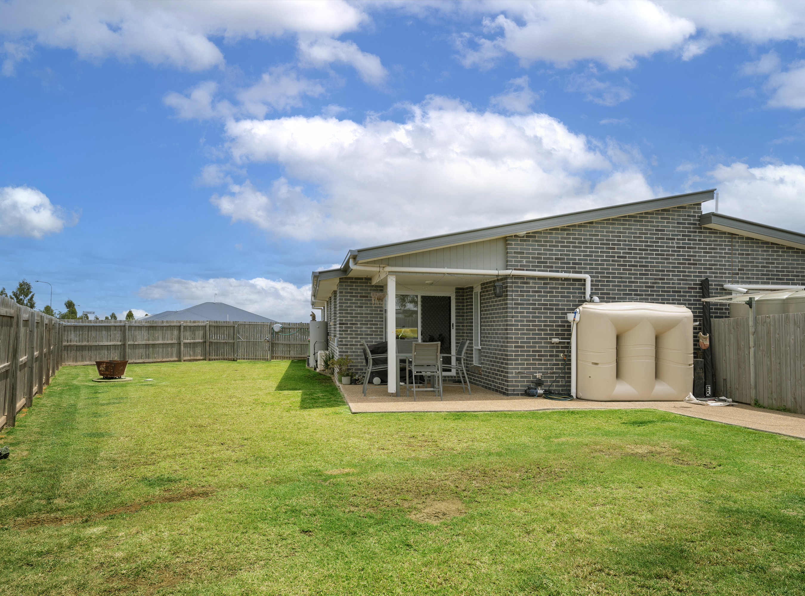 16 CORACK AV, CAMBOOYA QLD 4358, 0房, 0浴, Unit