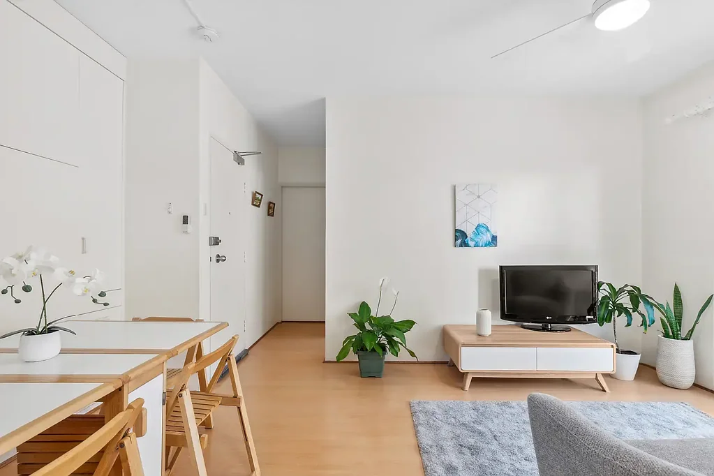 Seaside retreat opposite Narrabeen Beach