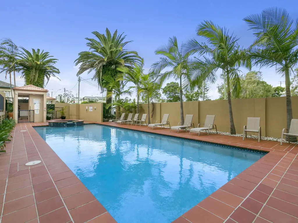 Bright and Tidy 2-Bedroom Apartment � Walk to Everything
