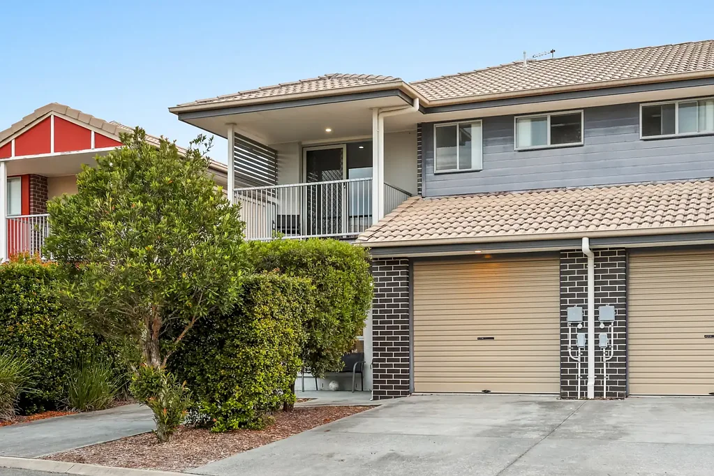 Pacific Pines 4 Slaapkamer An Exceptional Opportunity in a Sought-After Complex!