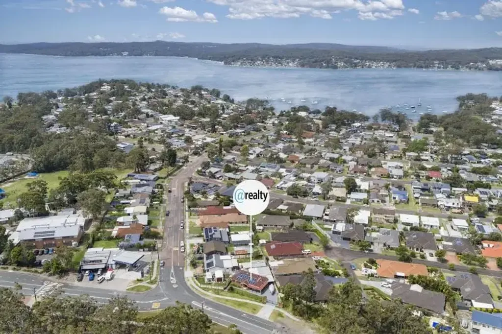 Gwandalan 3ਬੈੱਡਰੂਮ ROOM FOR ALL THE TOYS! VEHICLE SPACE GALORE + TIDY SINGLE LEVEL HOME.