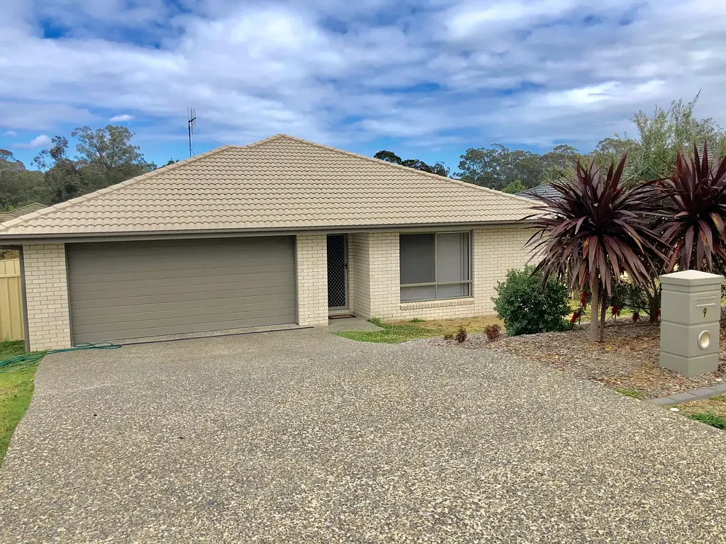 Modern four Bedroom Home in a quiet street