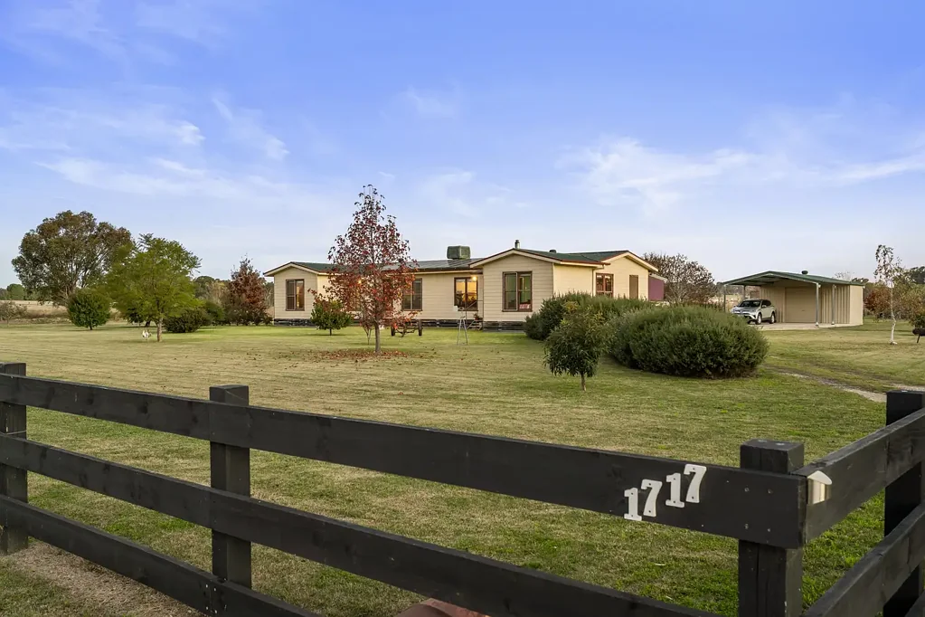 Rutherglen 6 Bedroom Slice of Paradise
