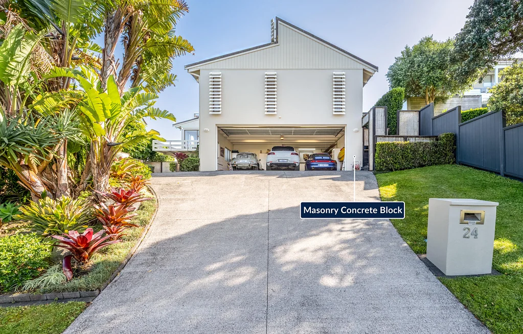 Bucklands Beach 4 Slaapkamer Solid Masonry home in the heart of Macleans Zone