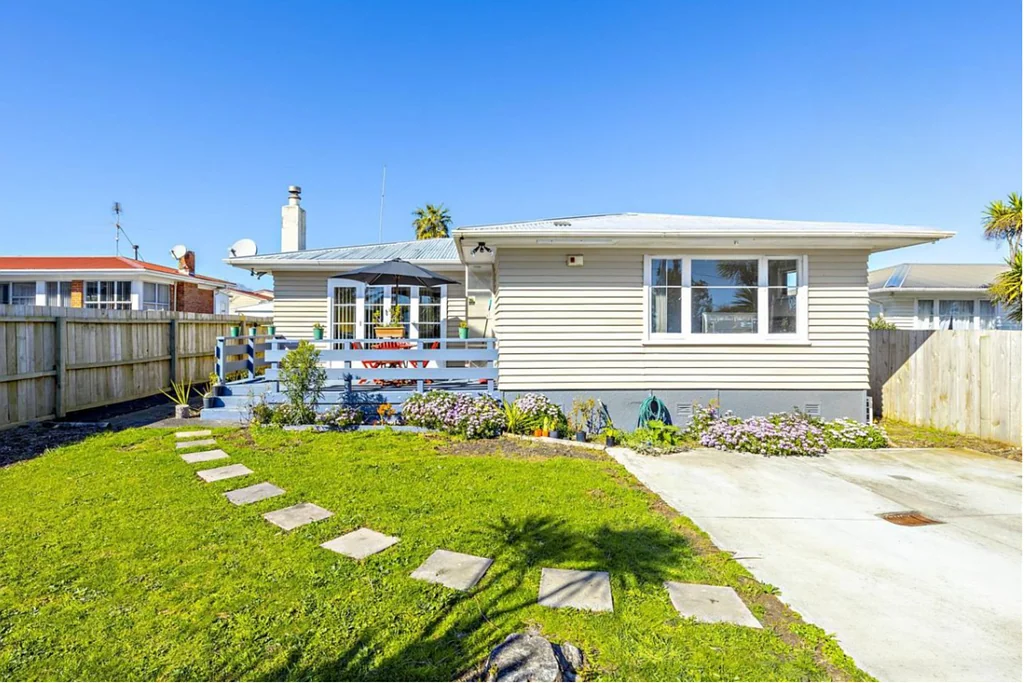 Manurewa 3 Bedroom Ideal First Home or Smart Investment Buy