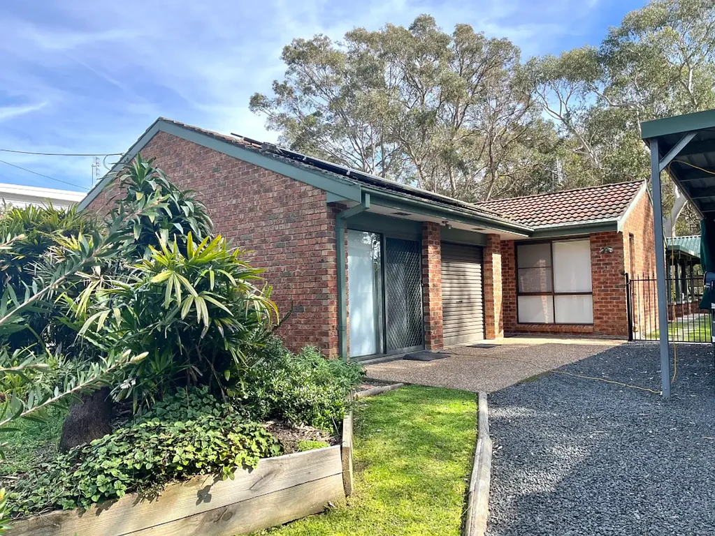 SPACIOUS FULLY FURNISHED FAMILY HOME