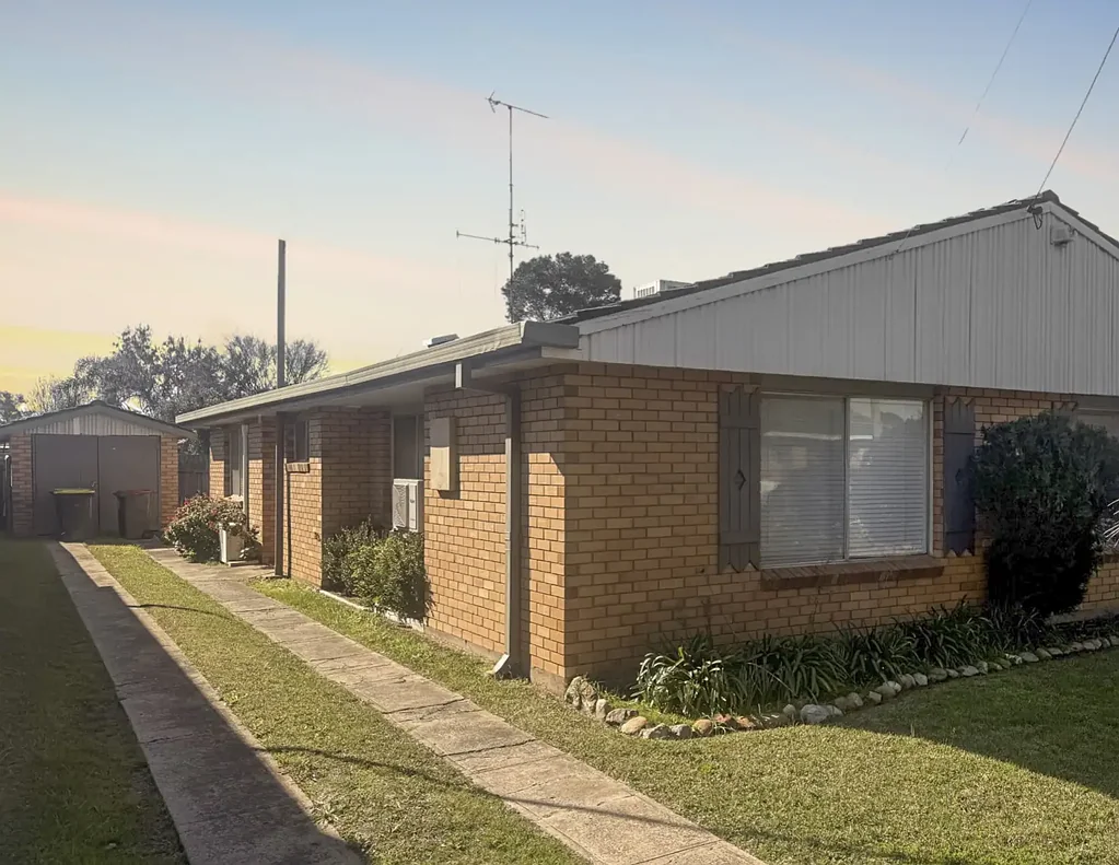 FULLY FURNISHED 2-BEDROOM UNIT!