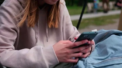 “16岁以下禁用社媒”？新西兰激辩升级：六成支持，但更大隐忧正浮现.......