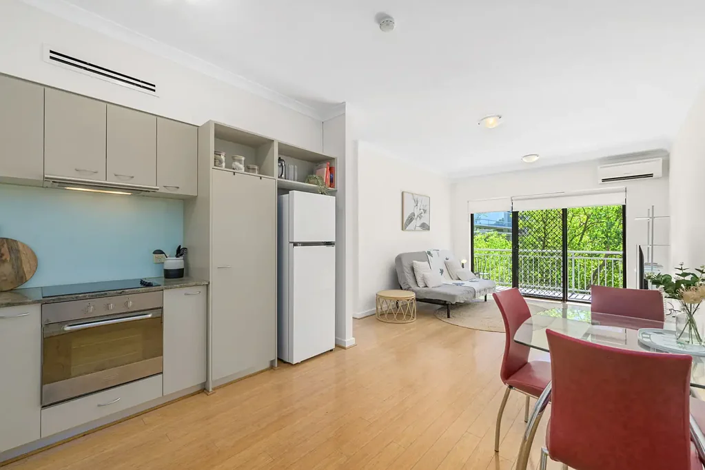 STUNNING 1x1 IN THE HEART OF WEST PERTH