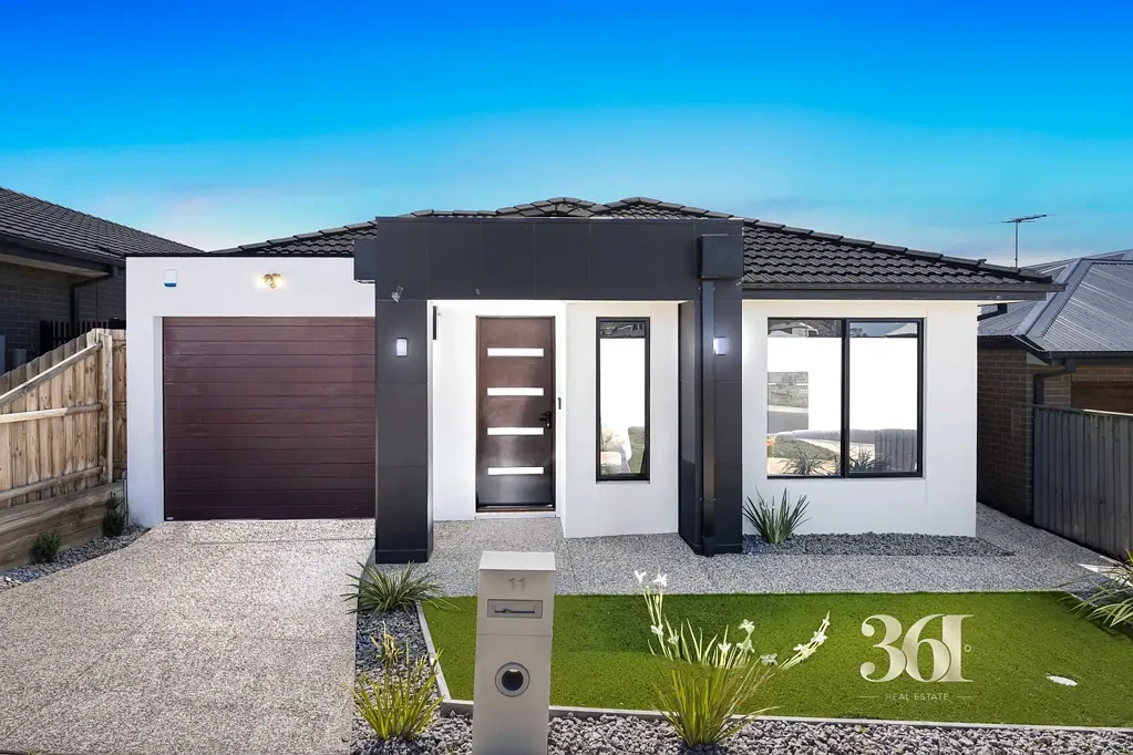 Maddingley 4房  宽敞近新四卧朝公园住宅，拥有现代设计，位于Maddingley !!  Spacious Near-New 4-Bedroom Park-Facing Home with Contemporary Design in Maddingley !!