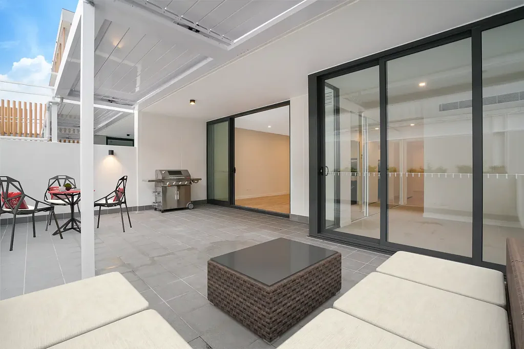 Miranda Central | Spacious Courtyard Apartment