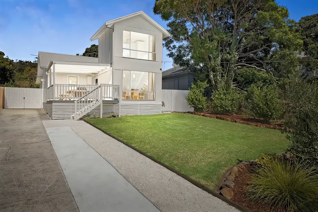 Mccrae 3房 海湾景观别墅 两层阳光起居 Smeg厨房 休闲书房 复合露台 主卧带海景 双层床 安全设施停车位 步行海滩高速公路 生活便利舒适享受 Sweet Exclusivity Viewing the Bay Beauty