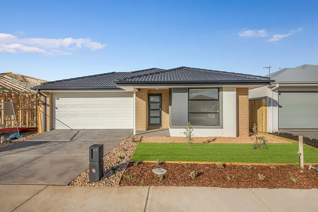 Brand New Family Home in a Convenient Lara Location
